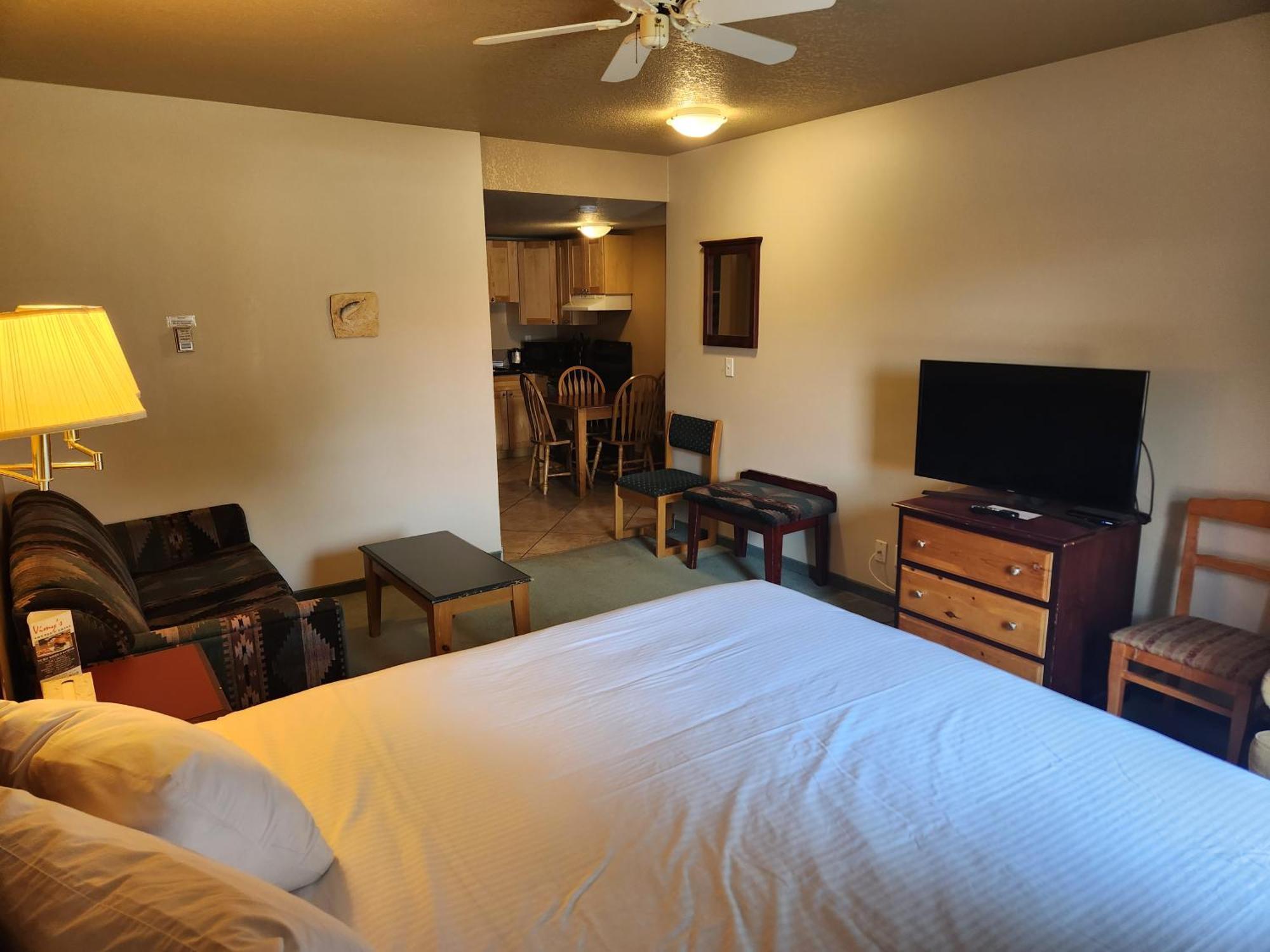 Waterton Lakes Lodge Resort エクステリア 写真