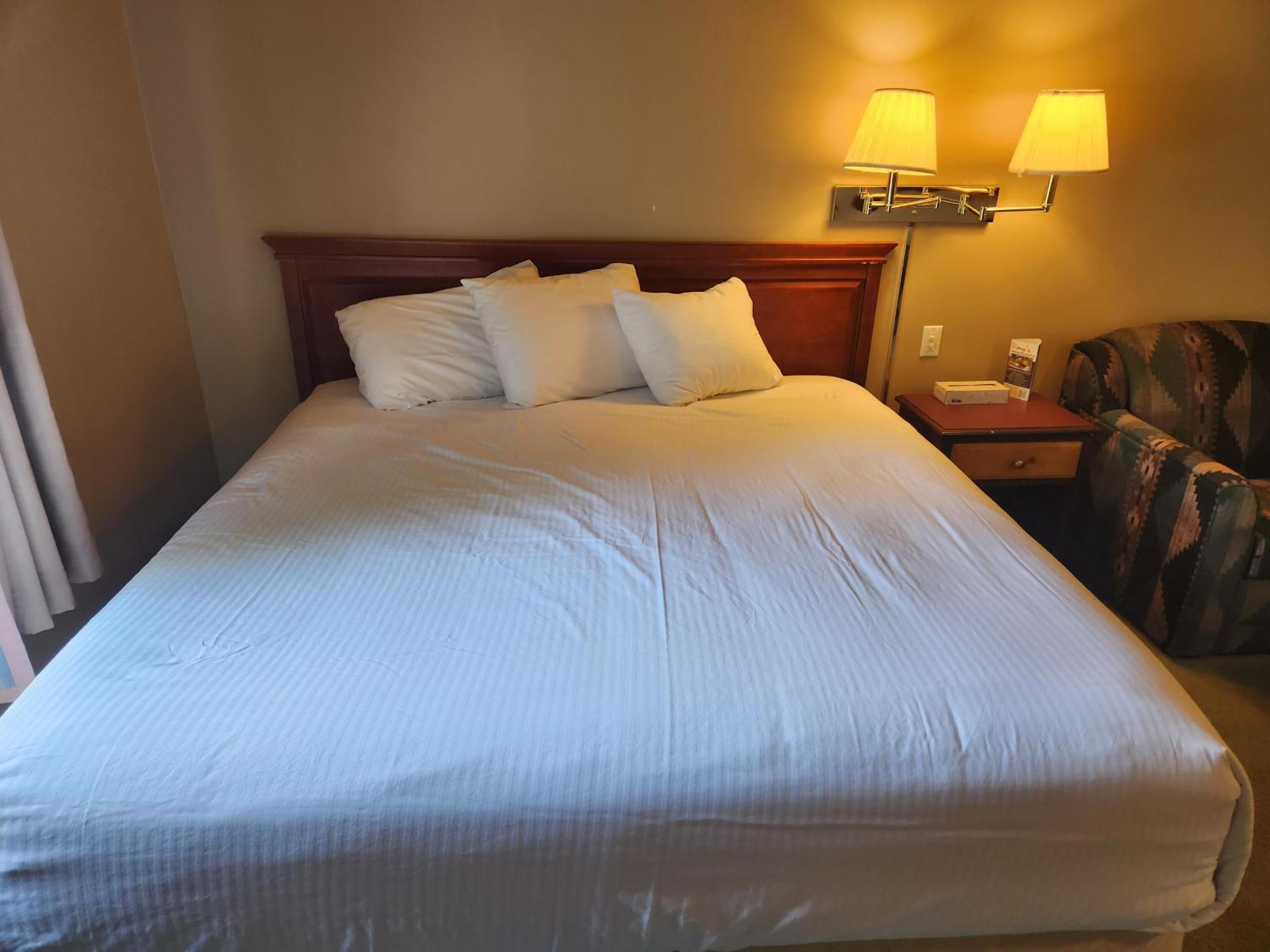 Waterton Lakes Lodge Resort エクステリア 写真