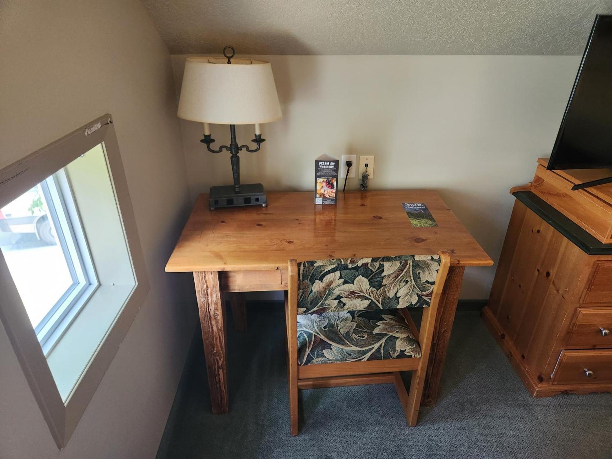 Waterton Lakes Lodge Resort エクステリア 写真