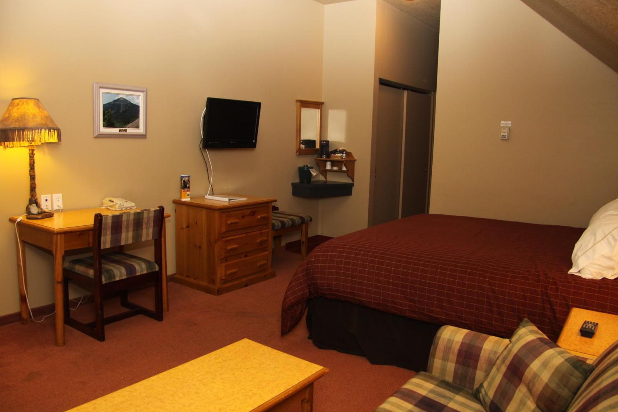 Waterton Lakes Lodge Resort エクステリア 写真