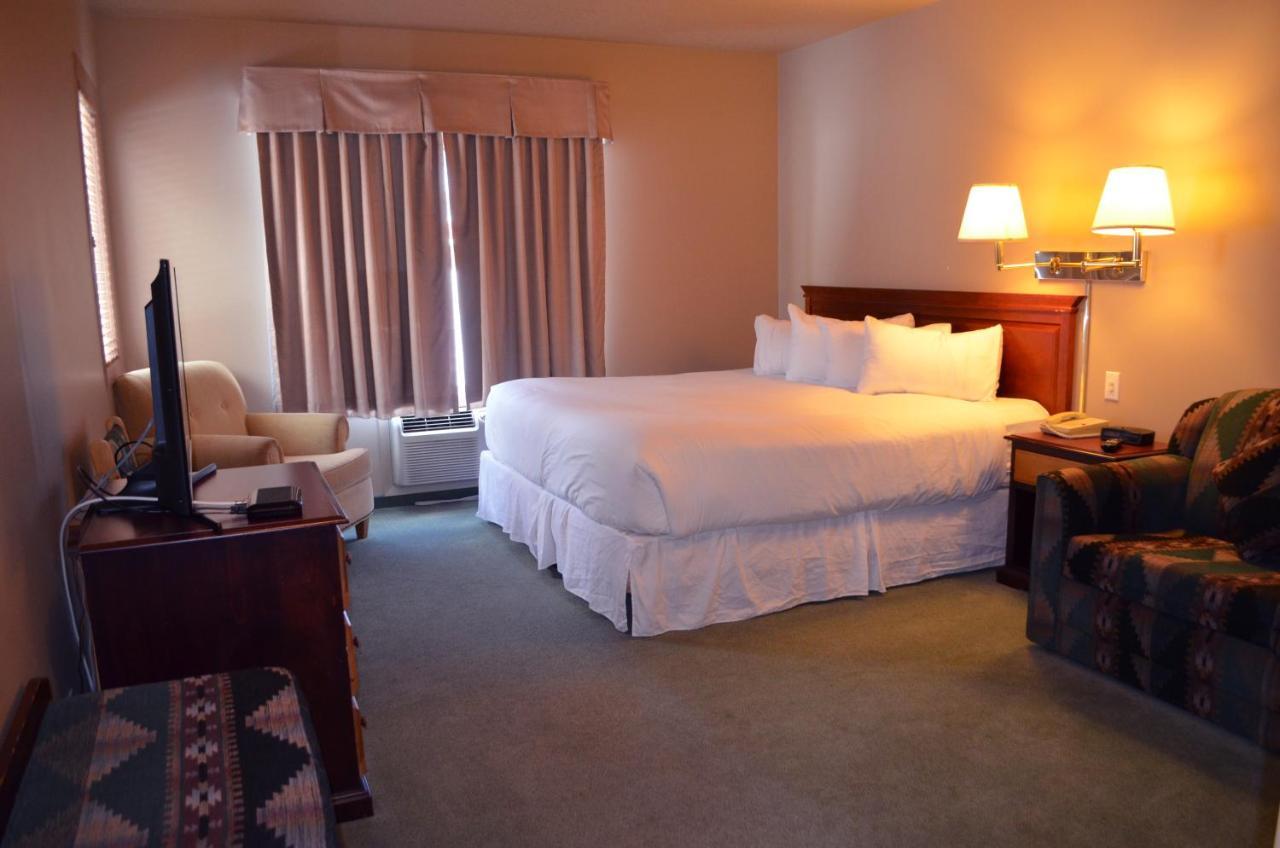 Waterton Lakes Lodge Resort エクステリア 写真