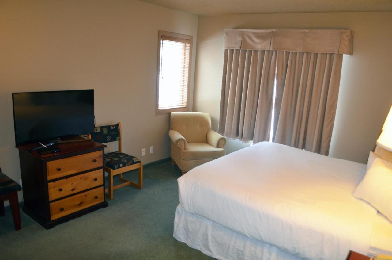 Waterton Lakes Lodge Resort エクステリア 写真