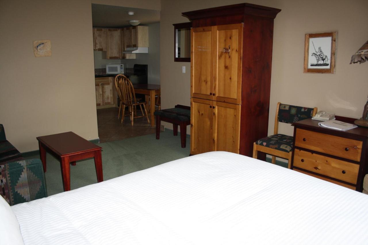 Waterton Lakes Lodge Resort エクステリア 写真