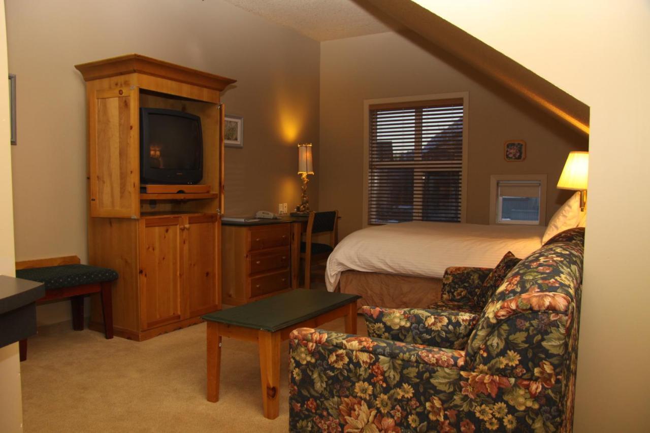 Waterton Lakes Lodge Resort エクステリア 写真