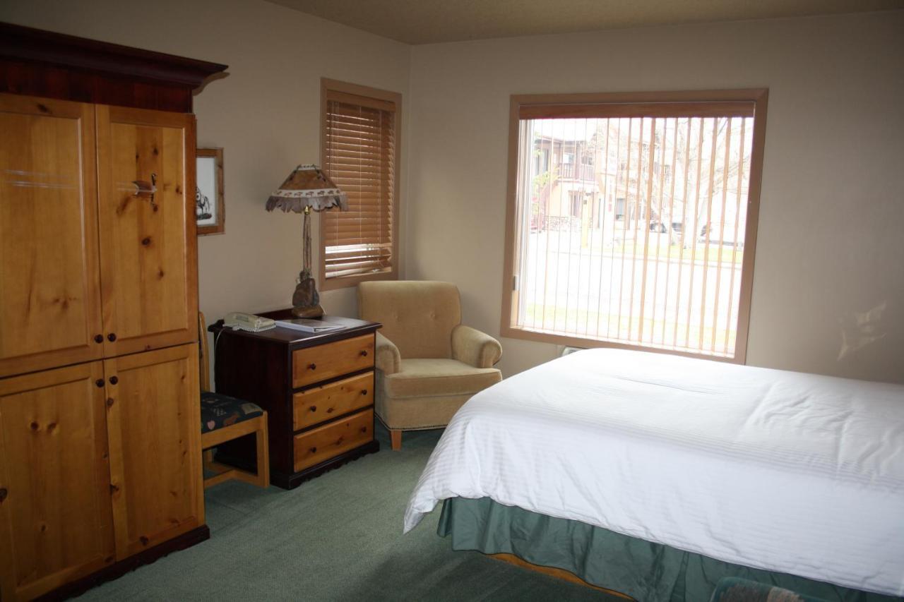 Waterton Lakes Lodge Resort エクステリア 写真